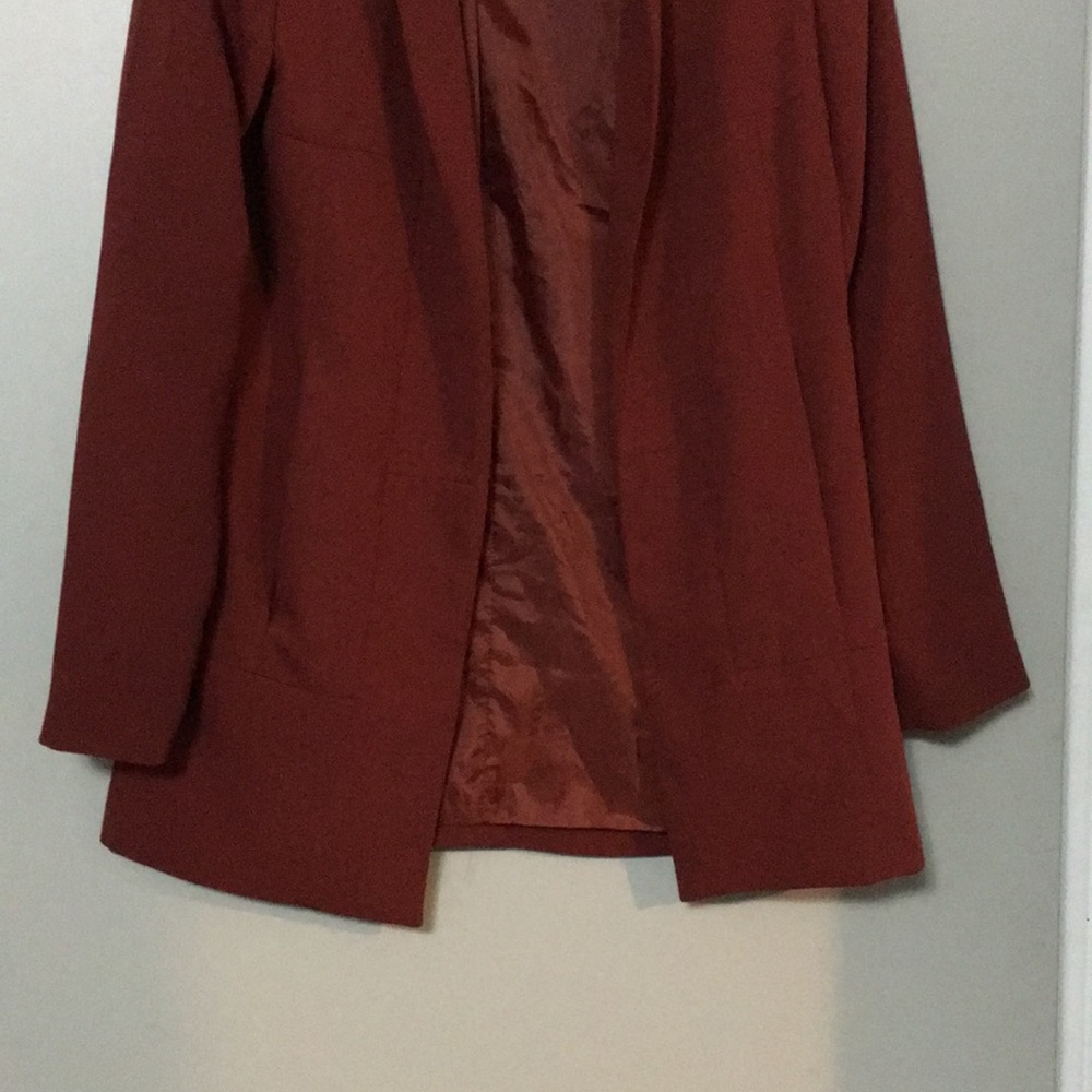 Maroon blazer! - Picture 2 of 4